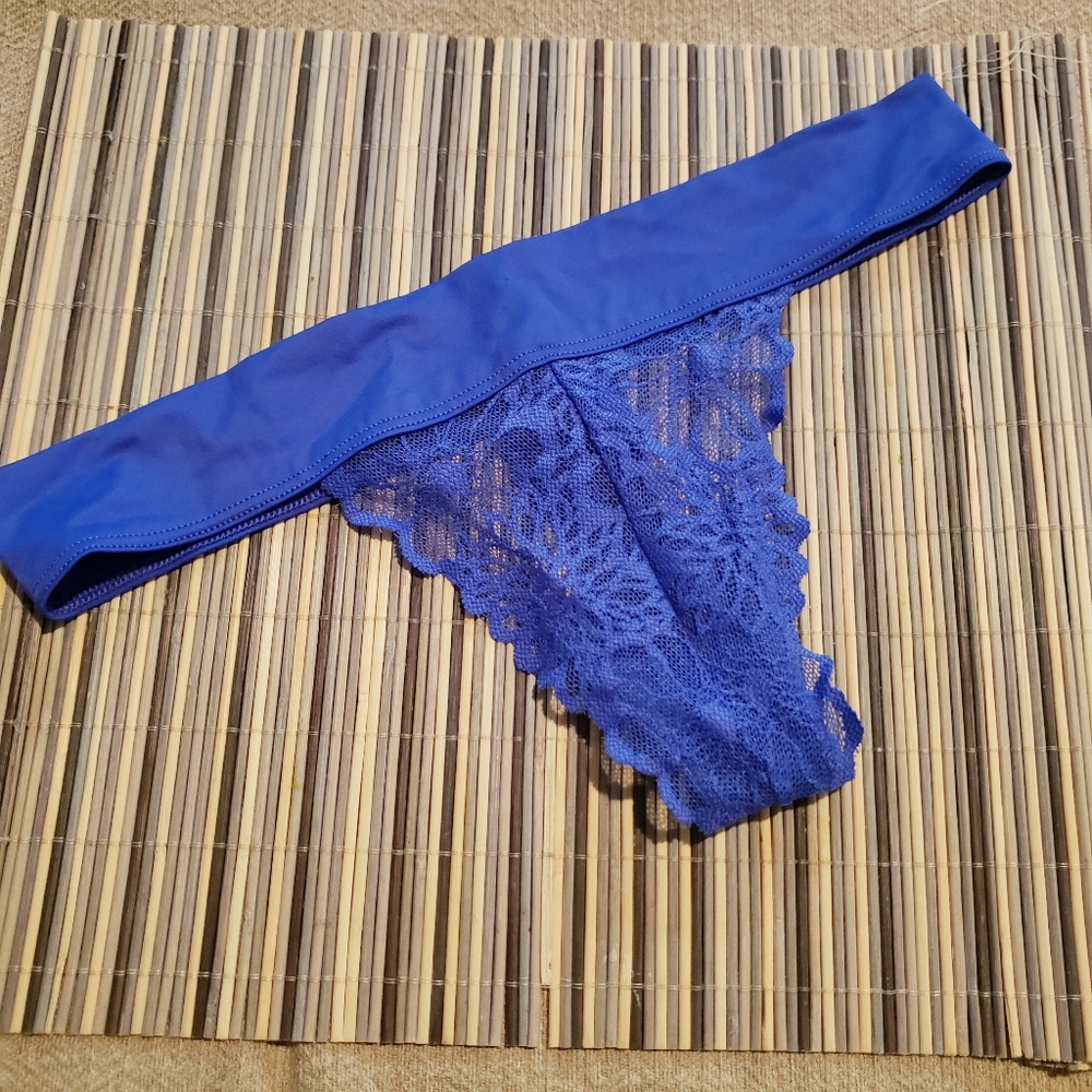 Nwot pink royal blue thong
